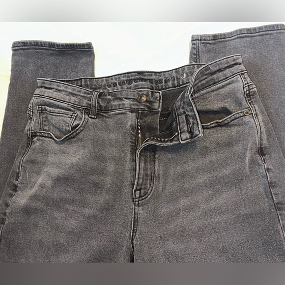 American Eagle Mom-Jean in Blk Size 8REG - Picture 3 of 13